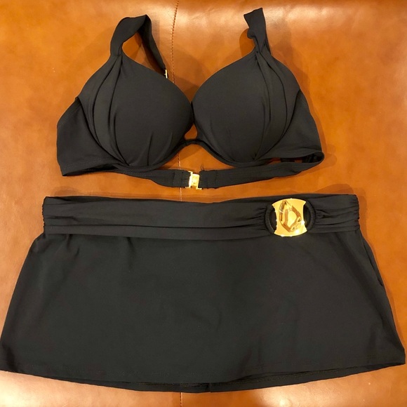 S O L D NWOT 2-piece swimsuit set - Picture 2 of 8